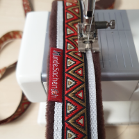 Masshalsband DreieckBrown weiss/braun
