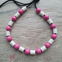 EM Zeckenketteli mit pinken Holzperlen